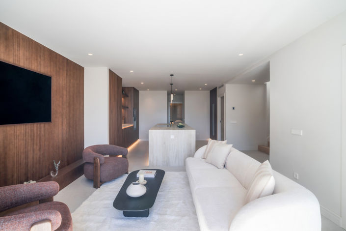 Image No.2-4 Bed Property for sale