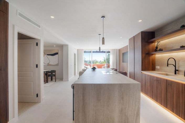 Image No.5-4 Bed Property for sale