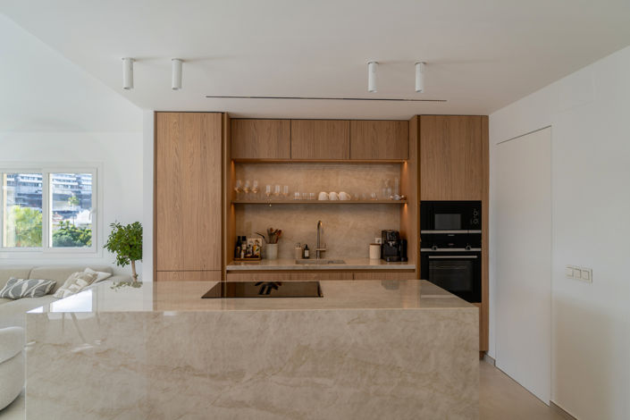 Image No.11-3 Bed Property for sale