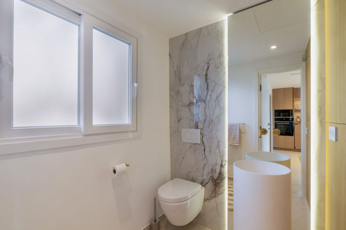 Image No.12-3 Bed Property for sale