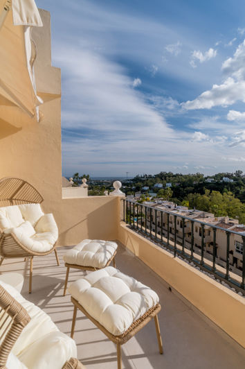 Image No.21-3 Bed Property for sale