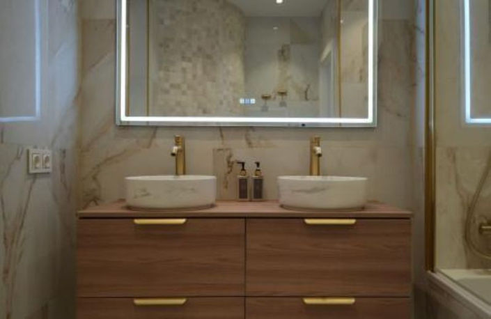 Image No.11-3 Bed Property for sale