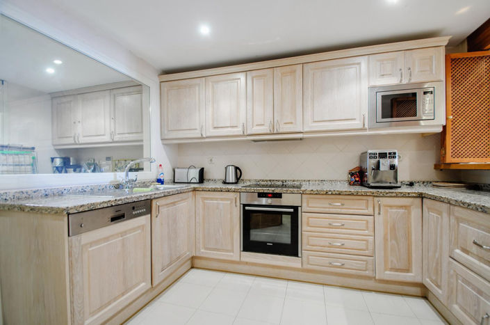 Image No.3-Propriété de 2 chambres à vendre à Estepona