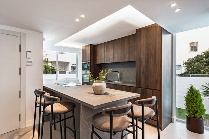 Image No.4-4 Bed Townhouse for sale