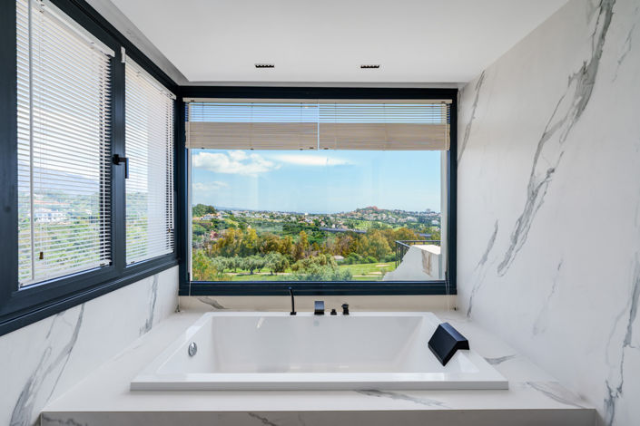 Image No.13-4 Bed Townhouse for sale