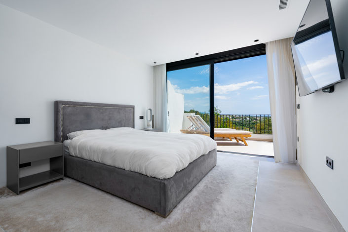 Image No.15-4 Bed Townhouse for sale