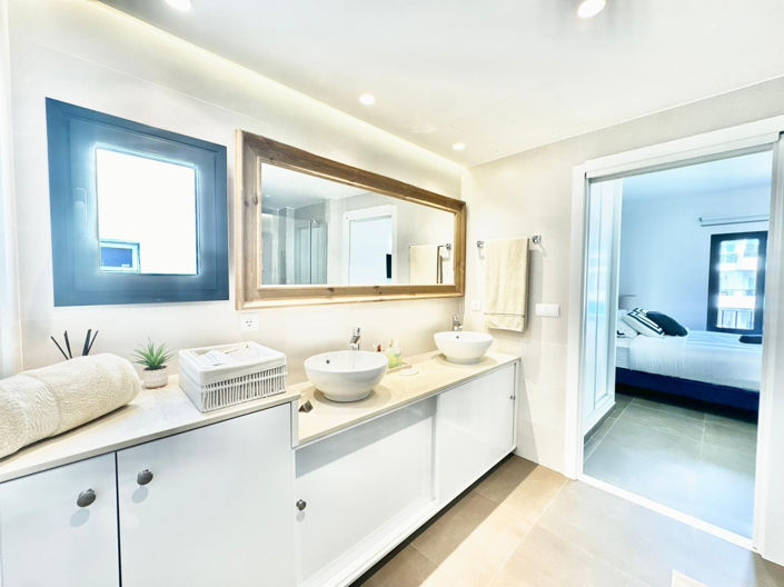 Image No.11-3 Bed Apartment for sale