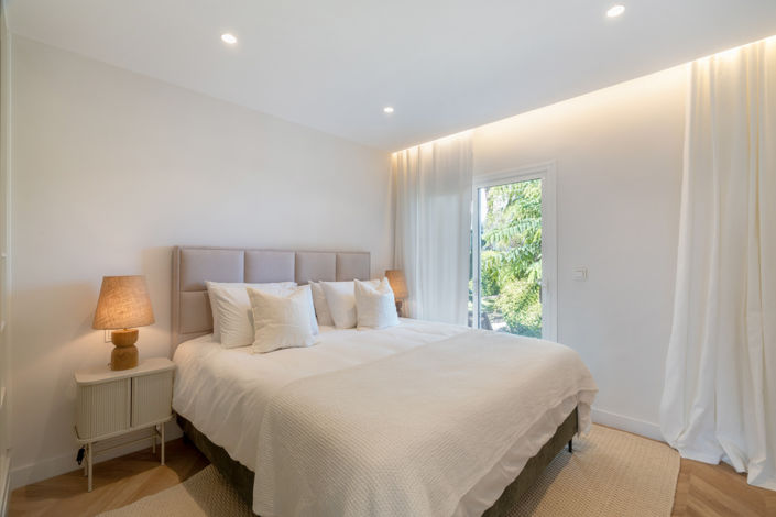 Image No.12-4 Bed Townhouse for sale