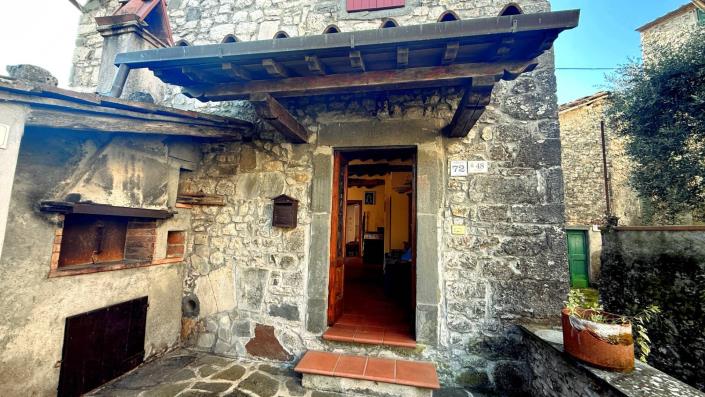 Image No.10-3 Bed Village House for sale