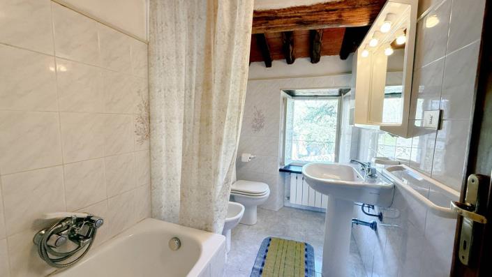 Image No.33-3 Bed Village House for sale