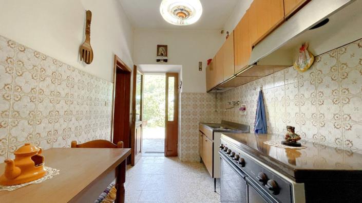 Image No.31-4 Bed Country House for sale