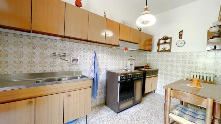 Image No.32-4 Bed Country House for sale