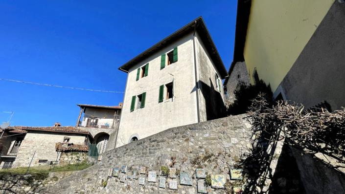 Image No.4-2 Bed Village House for sale