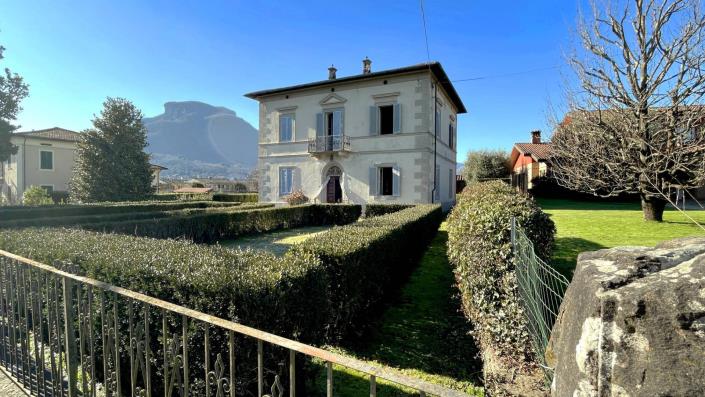 Image No.11-5 Bed Villa / Detached for sale