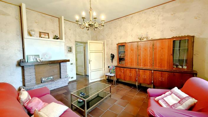 Image No.6-5 Bed Villa / Detached for sale