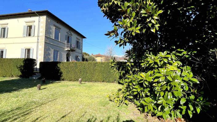 Image No.41-5 Bed Villa / Detached for sale