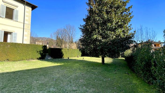 Image No.44-5 Bed Villa / Detached for sale