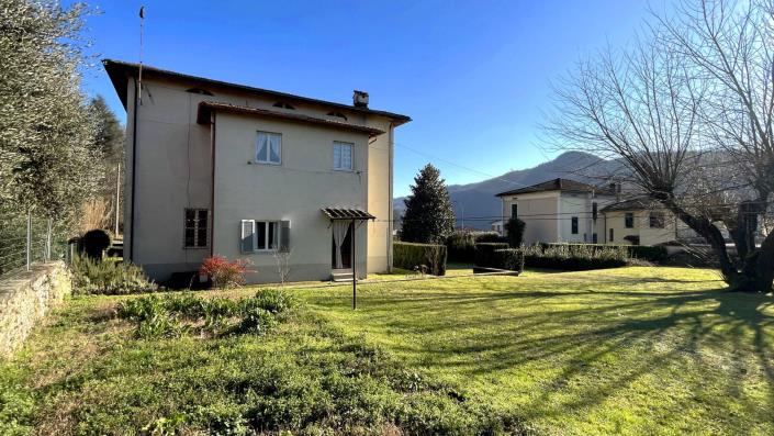 Image No.53-5 Bed Villa / Detached for sale