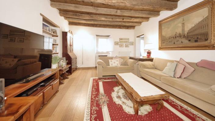 Image No.27-5 Bed Country House for sale