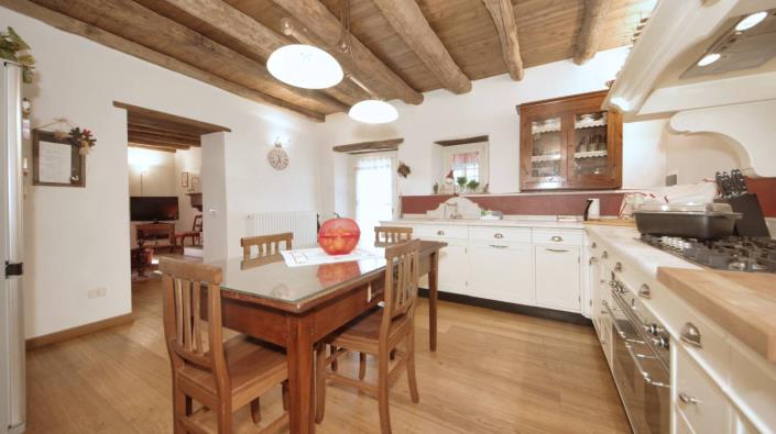 Image No.4-5 Bed Country House for sale