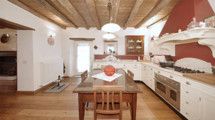 Image No.38-5 Bed Country House for sale