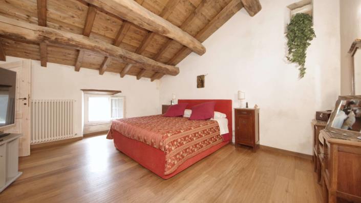 Image No.47-5 Bed Country House for sale