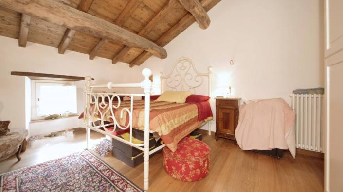 Image No.58-5 Bed Country House for sale