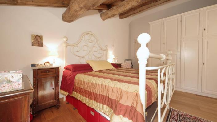 Image No.59-5 Bed Country House for sale