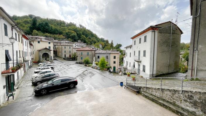 Image No.20-5 Bed Country Property for sale