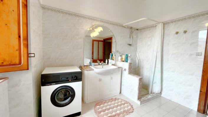 Image No.29-5 Bed Country Property for sale