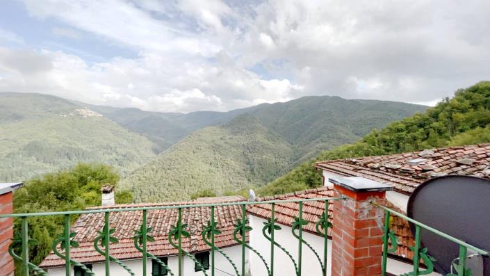 Image No.39-5 Bed Country Property for sale