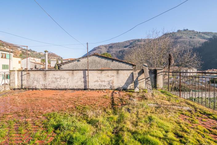 Image No.16-5 Bed Townhouse for sale