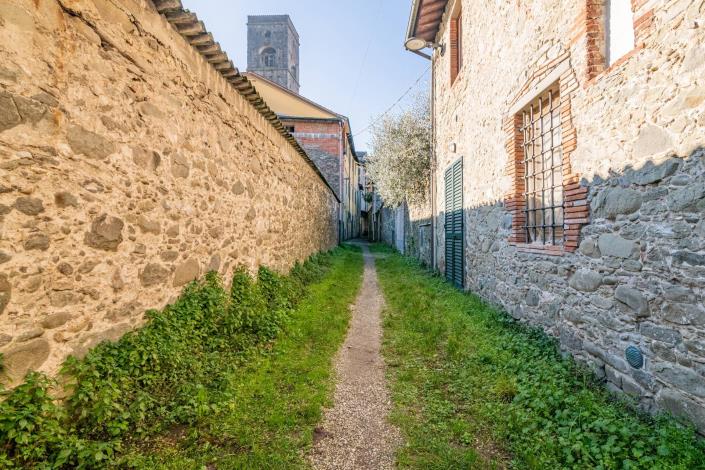 Image No.23-5 Bed Townhouse for sale