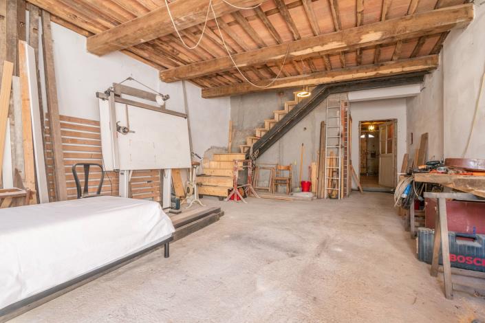 Image No.24-5 Bed Townhouse for sale