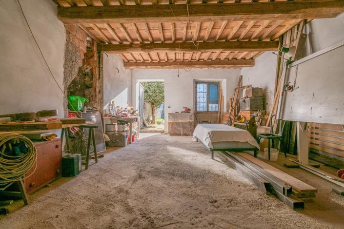 Image No.27-5 Bed Townhouse for sale