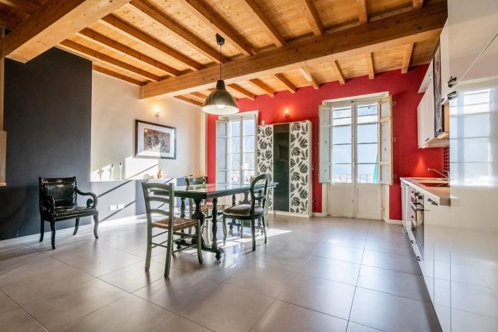 Image No.5-5 Bed Townhouse for sale