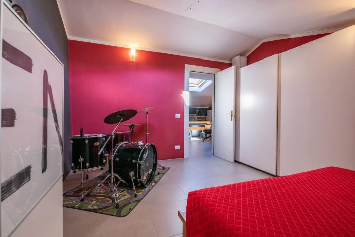 Image No.48-5 Bed Townhouse for sale