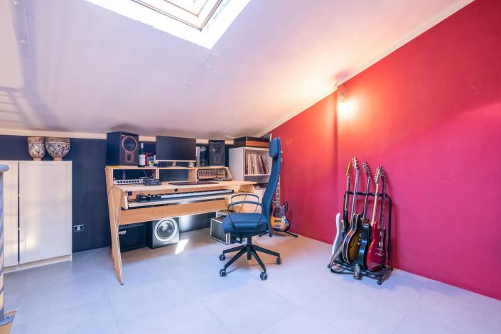 Image No.50-5 Bed Townhouse for sale