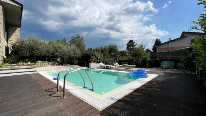 Image No.55-2 Bed Semi-Detached for sale