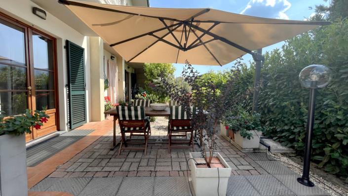 Image No.13-2 Bed Semi-Detached for sale