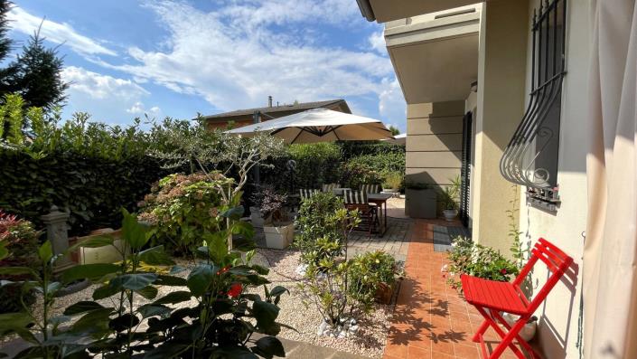 Image No.20-2 Bed Semi-Detached for sale