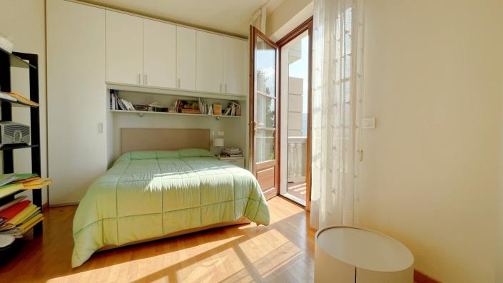 Image No.25-2 Bed Semi-Detached for sale