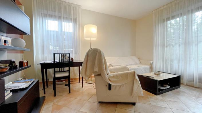 Image No.39-2 Bed Semi-Detached for sale