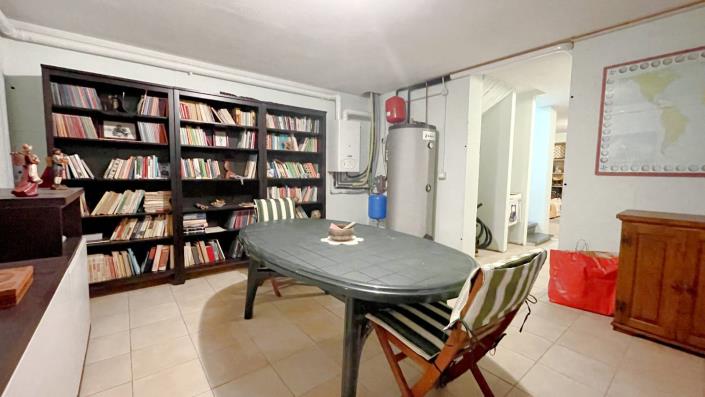 Image No.41-2 Bed Semi-Detached for sale