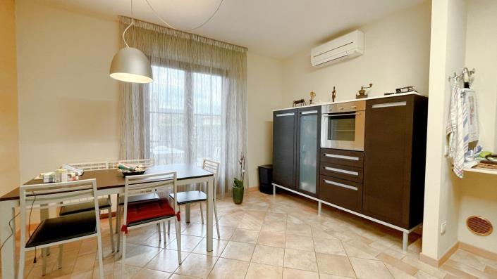 Image No.52-2 Bed Semi-Detached for sale