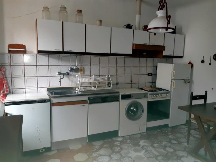 Image No.26-7 Bed Townhouse for sale