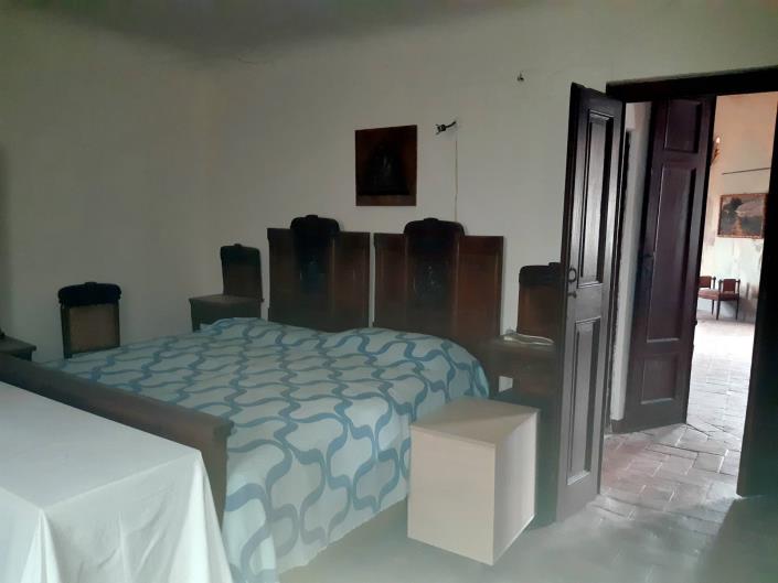 Image No.28-7 Bed Townhouse for sale