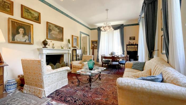 Image No.3-6 Bed Villa for sale