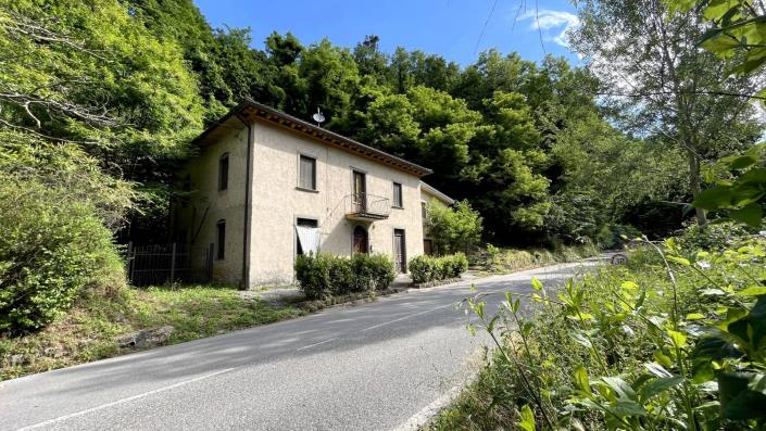 Image No.9-Propriété de pays de 4 chambres à vendre à Bagni di Lucca