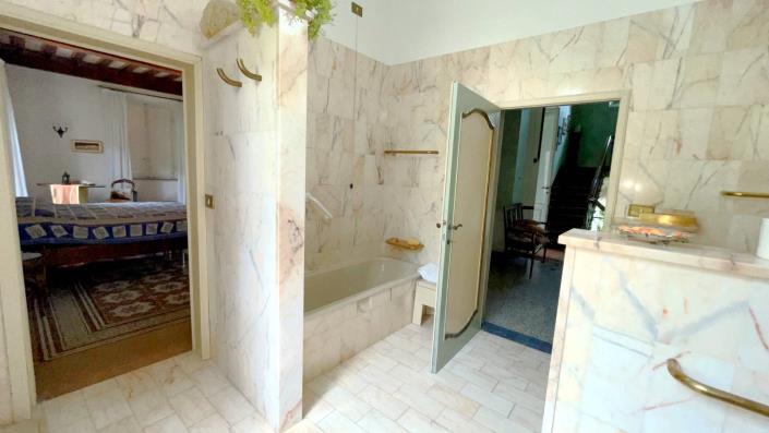 Image No.54-6 Bed Villa for sale